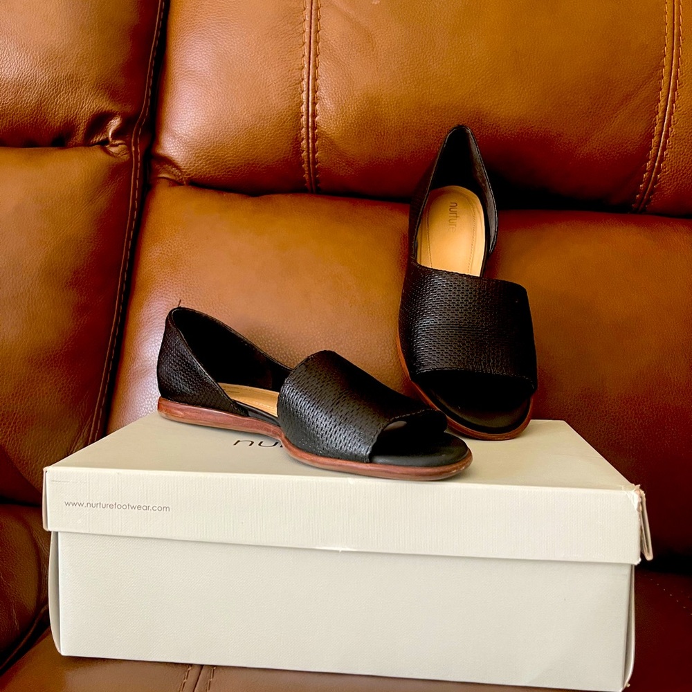 Nurture Women’s Shoes
Size: 8.5 
Black
